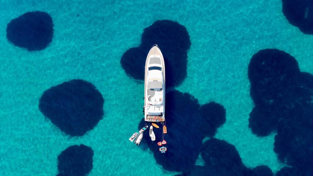 goldenorcatravel helicopter charter and sea transfer 5